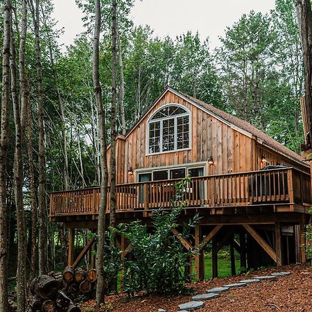 Moonlight Treehouse At Belgrade Hospitality Villa ภายนอก รูปภาพ