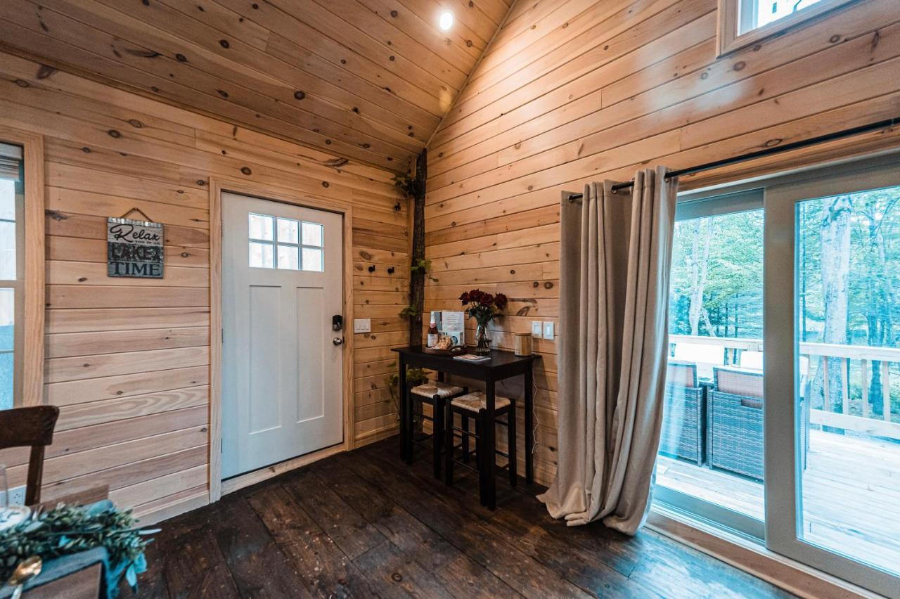 Moonlight Treehouse At Belgrade Hospitality Villa ภายนอก รูปภาพ