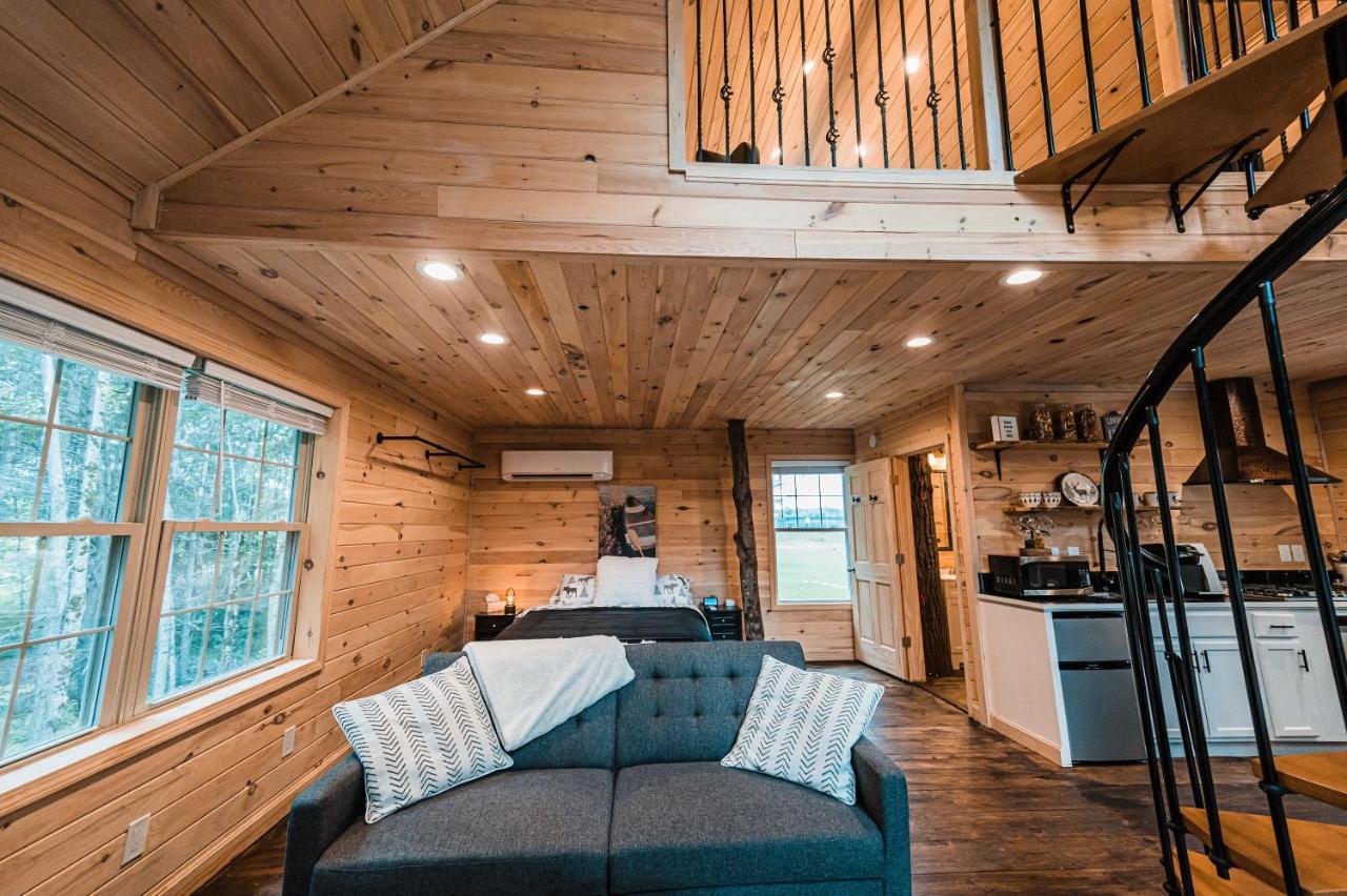 Moonlight Treehouse At Belgrade Hospitality Villa ภายนอก รูปภาพ
