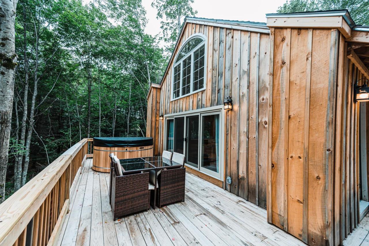 Moonlight Treehouse At Belgrade Hospitality Villa ภายนอก รูปภาพ